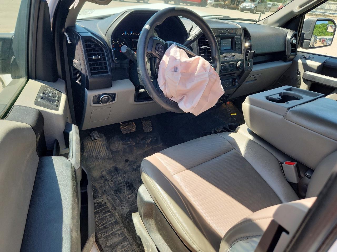 2017 Ford F150 Super Cab White vin: 1FTEX1EF5HKC95746