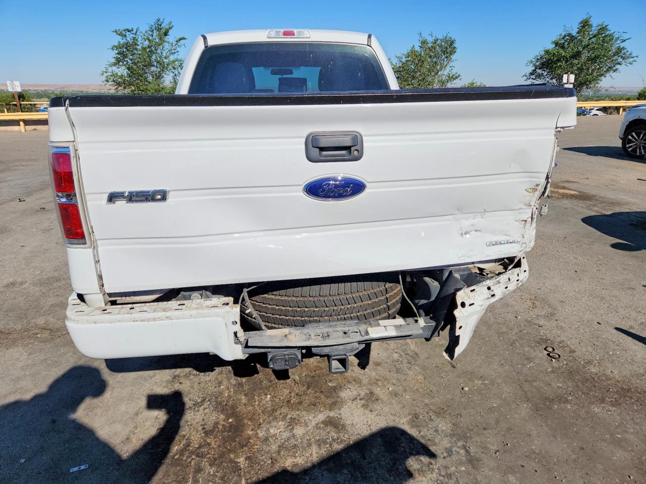 2013 Ford F150 Super Cab White vin: 1FTEX1EM0DFD83122