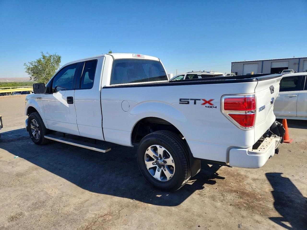 2013 Ford F150 Super Cab White vin: 1FTEX1EM0DFD83122