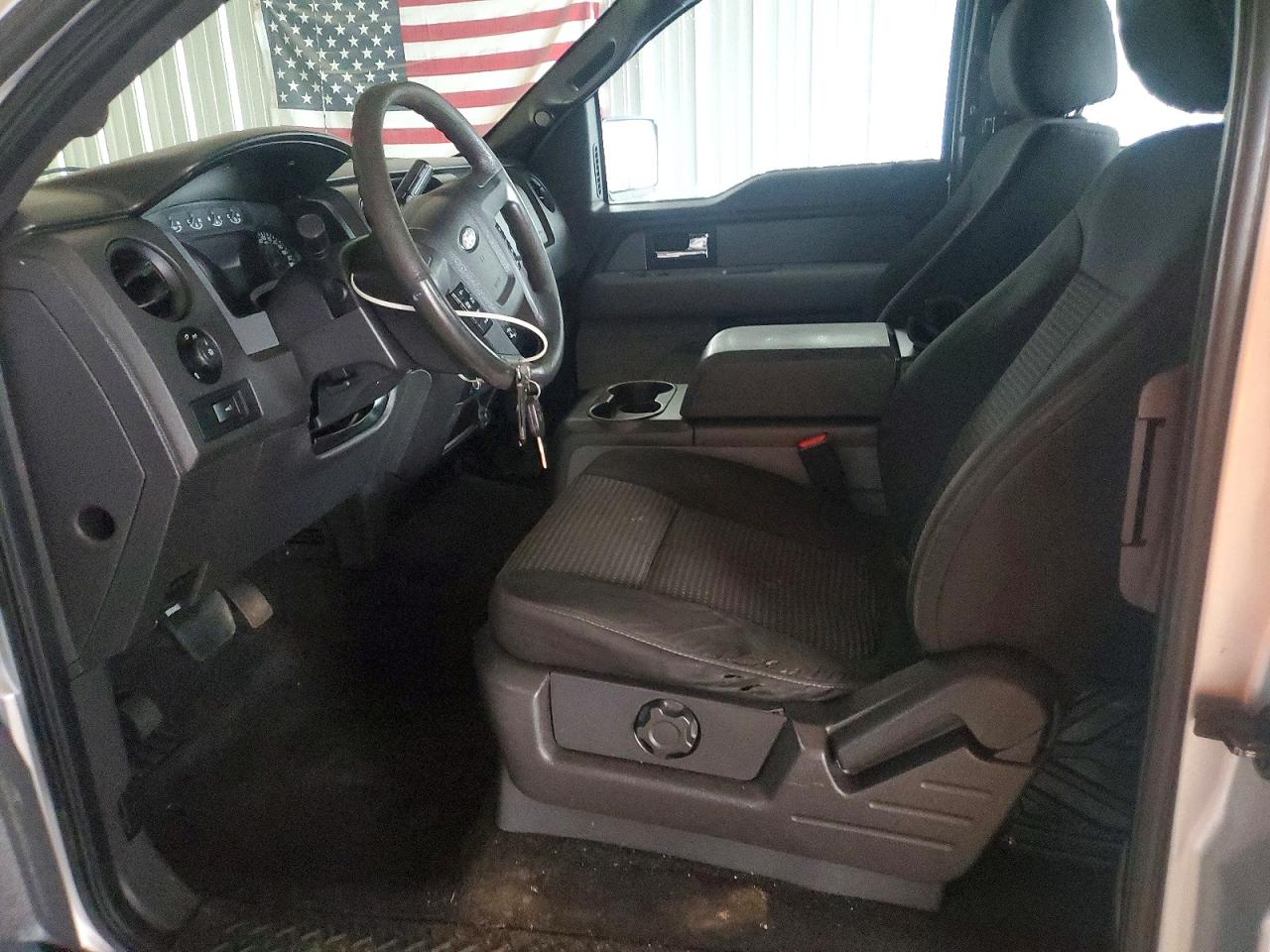 2014 Ford F150 Super Cab White vin: 1FTEX1EM0EFB68602
