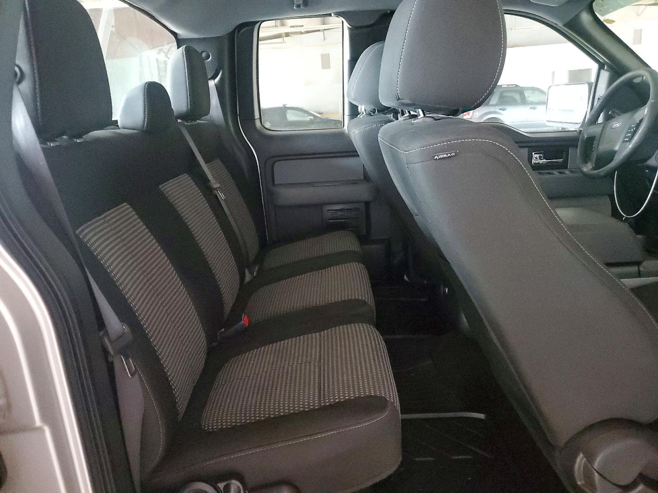 2014 Ford F150 Super Cab White vin: 1FTEX1EM0EFB68602