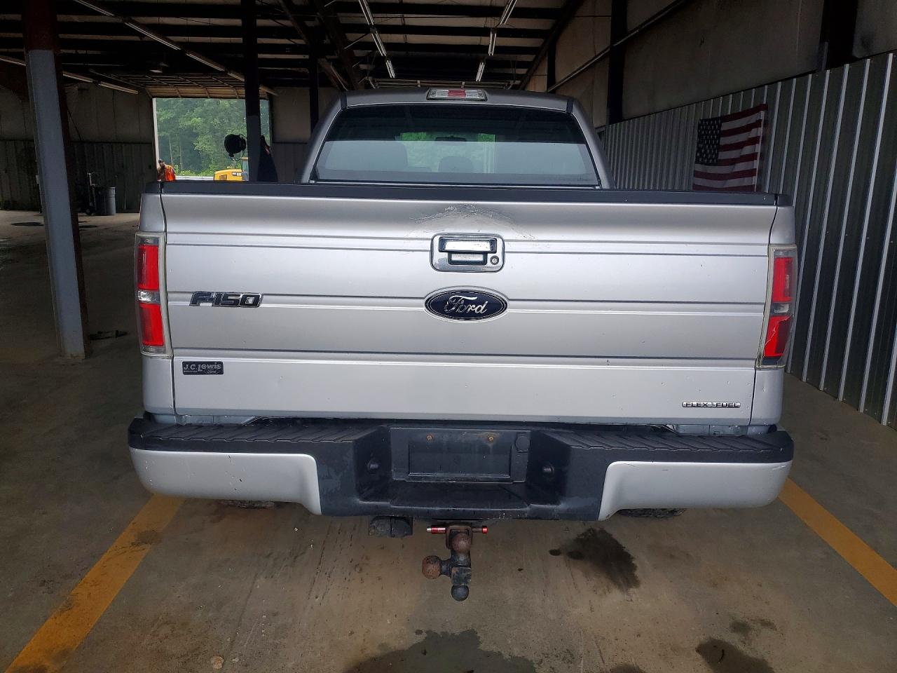 2014 Ford F150 Super Cab White vin: 1FTEX1EM0EFB68602