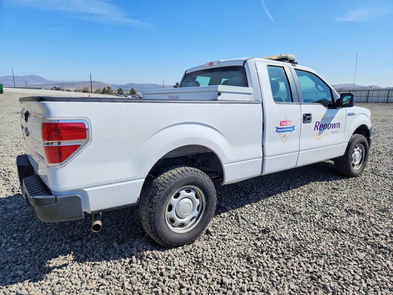 2014 Ford F150 Super Cab White vin: 1FTEX1EM0EKG25044
