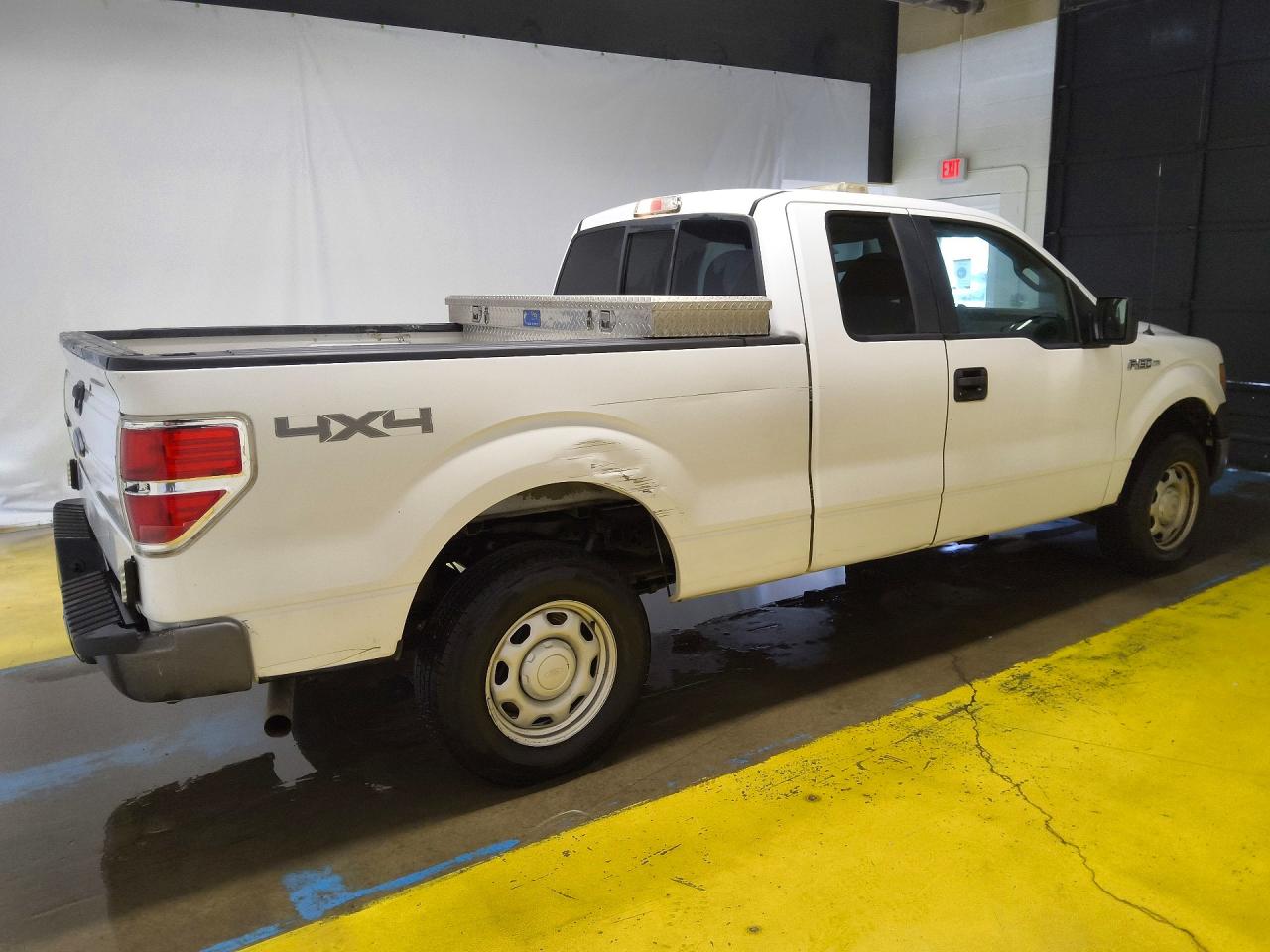 2013 Ford F150 Super Cab White vin: 1FTEX1EM1DFC21113