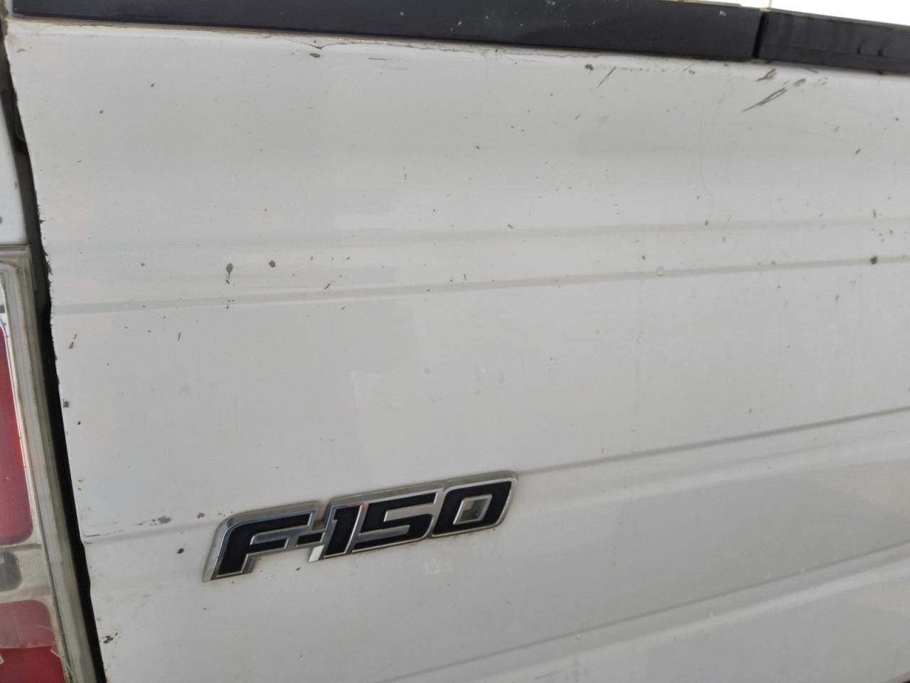 2013 Ford F150 Super Cab White vin: 1FTEX1EM1DFC21113 Damage: Tailgate, Chipped, 10 Or More