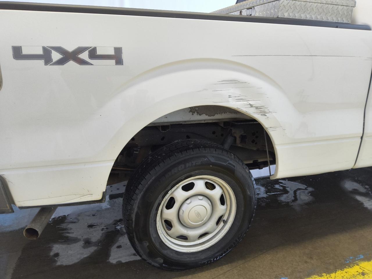 2013 Ford F150 Super Cab White vin: 1FTEX1EM1DFC21113 Damage: Right Bed Side, Broken, Replacement Required