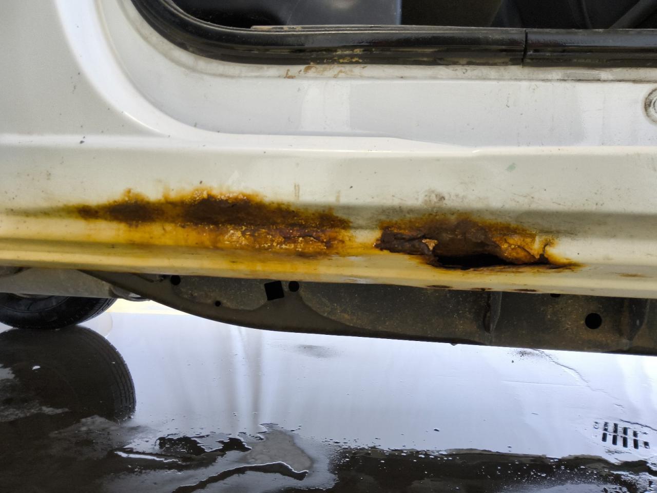 2013 Ford F150 Super Cab White vin: 1FTEX1EM1DFC21113 Damage: Right Rocker Panel, Rust, > 12 Inches