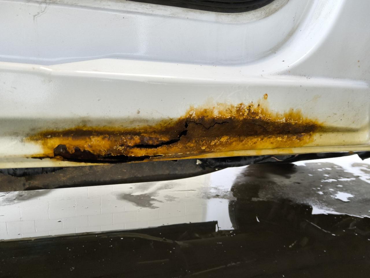 2013 Ford F150 Super Cab White vin: 1FTEX1EM1DFC21113 Damage: Left Rocker Panel, Rust, > 12 Inches
