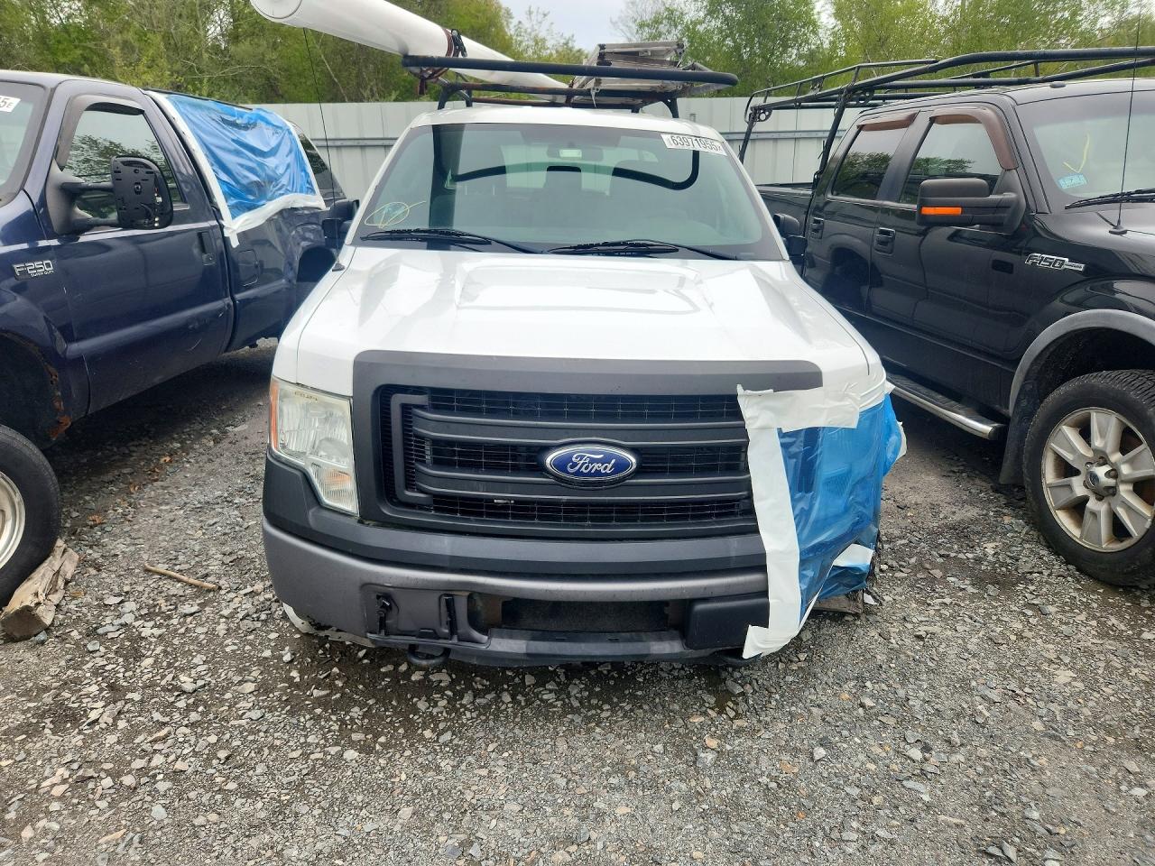 2014 Ford F150 Super Cab White vin: 1FTEX1EM1EFC01865