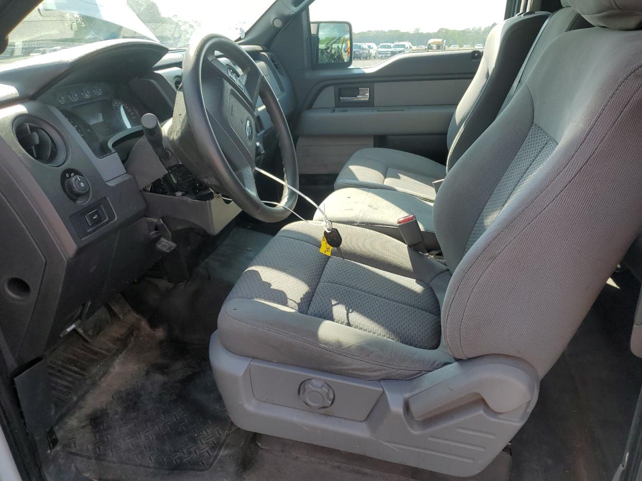 2014 Ford F150 Super Cab White vin: 1FTEX1EM1EFC01865
