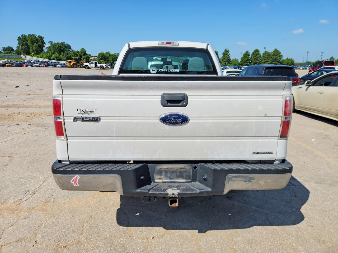 2014 Ford F150 Super Cab White vin: 1FTEX1EM1EKF06984
