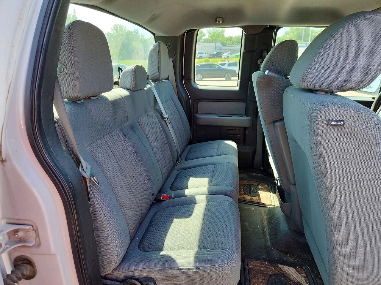 2014 Ford F150 Super Cab White vin: 1FTEX1EM1EKF06984