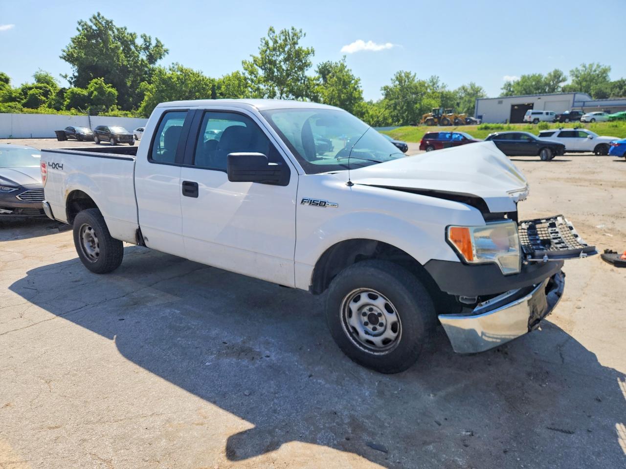 2014 Ford F150 Super Cab White vin: 1FTEX1EM1EKF06984