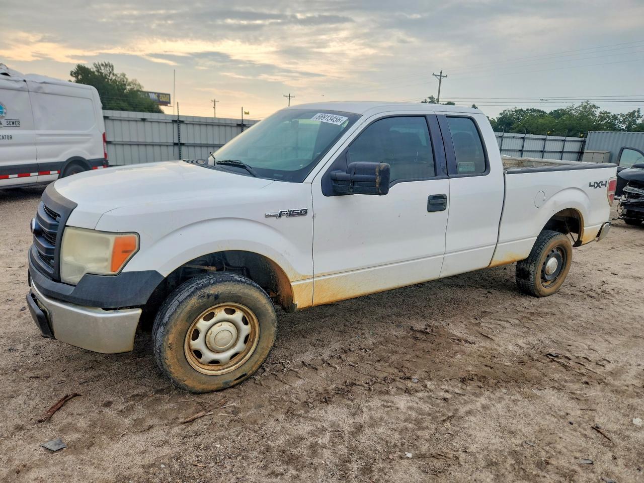 2013 Ford F150 Super Cab White vin: 1FTEX1EM2DKG41597