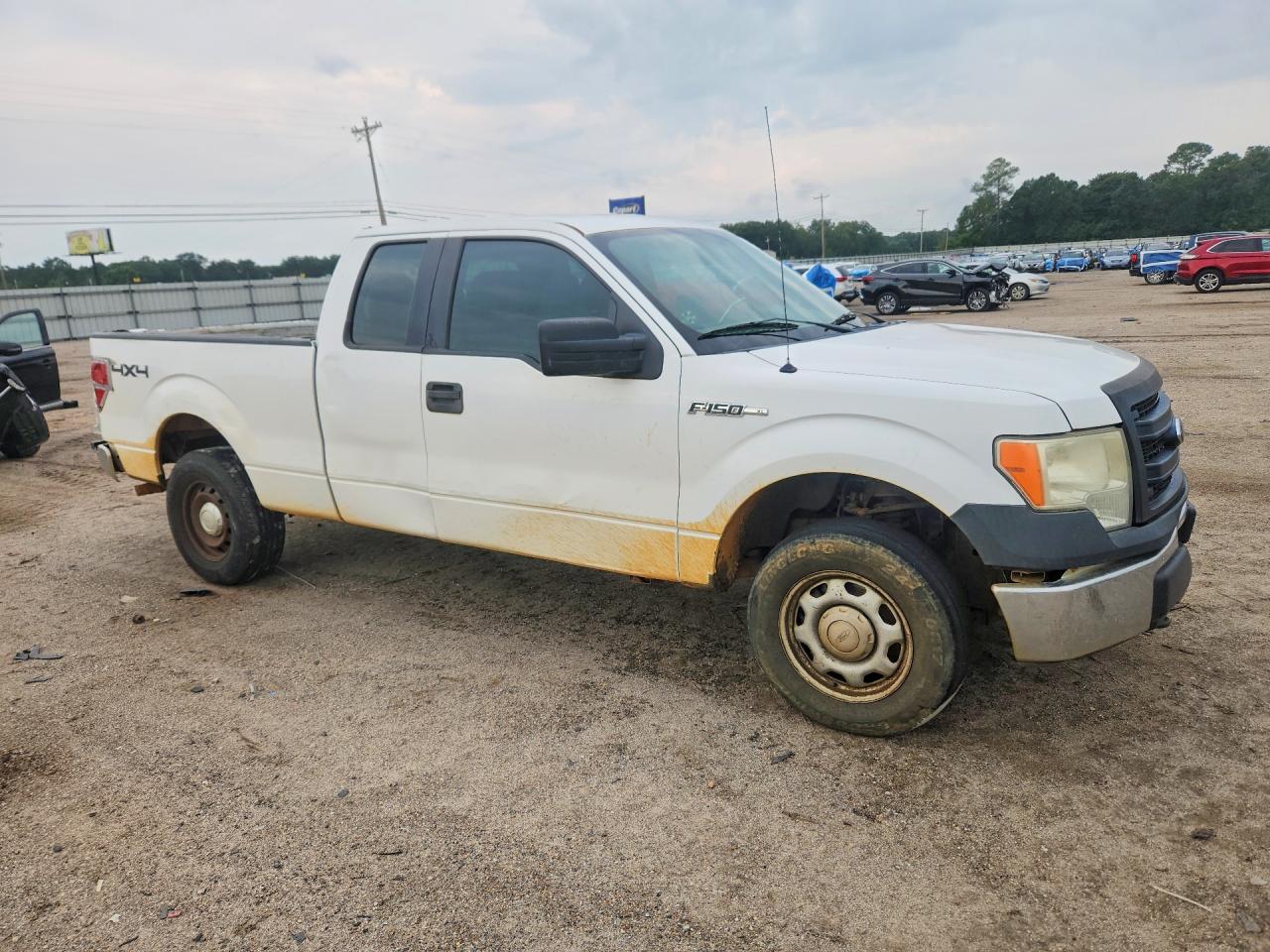 2013 Ford F150 Super Cab White vin: 1FTEX1EM2DKG41597