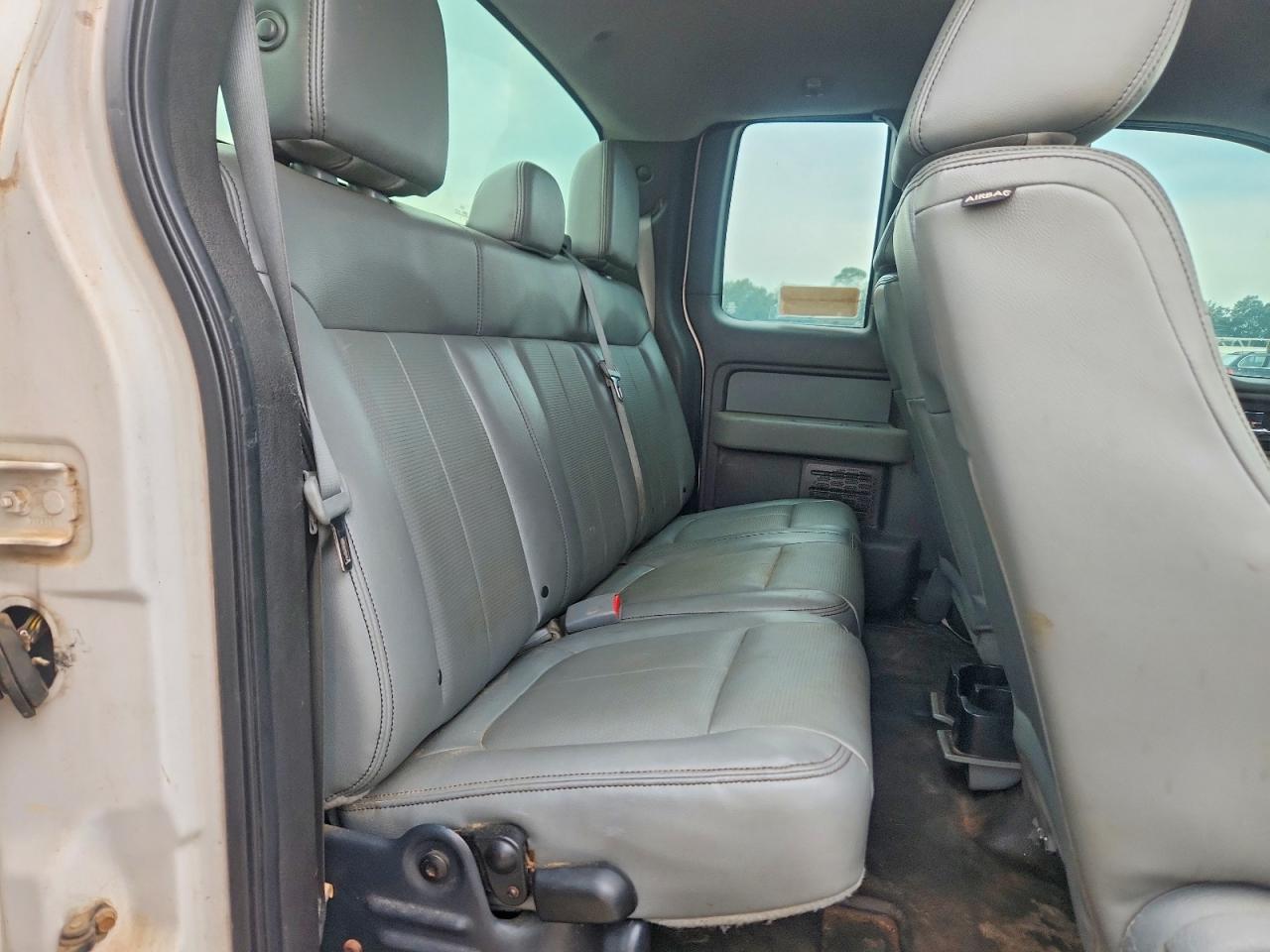 2013 Ford F150 Super Cab White vin: 1FTEX1EM2DKG41597