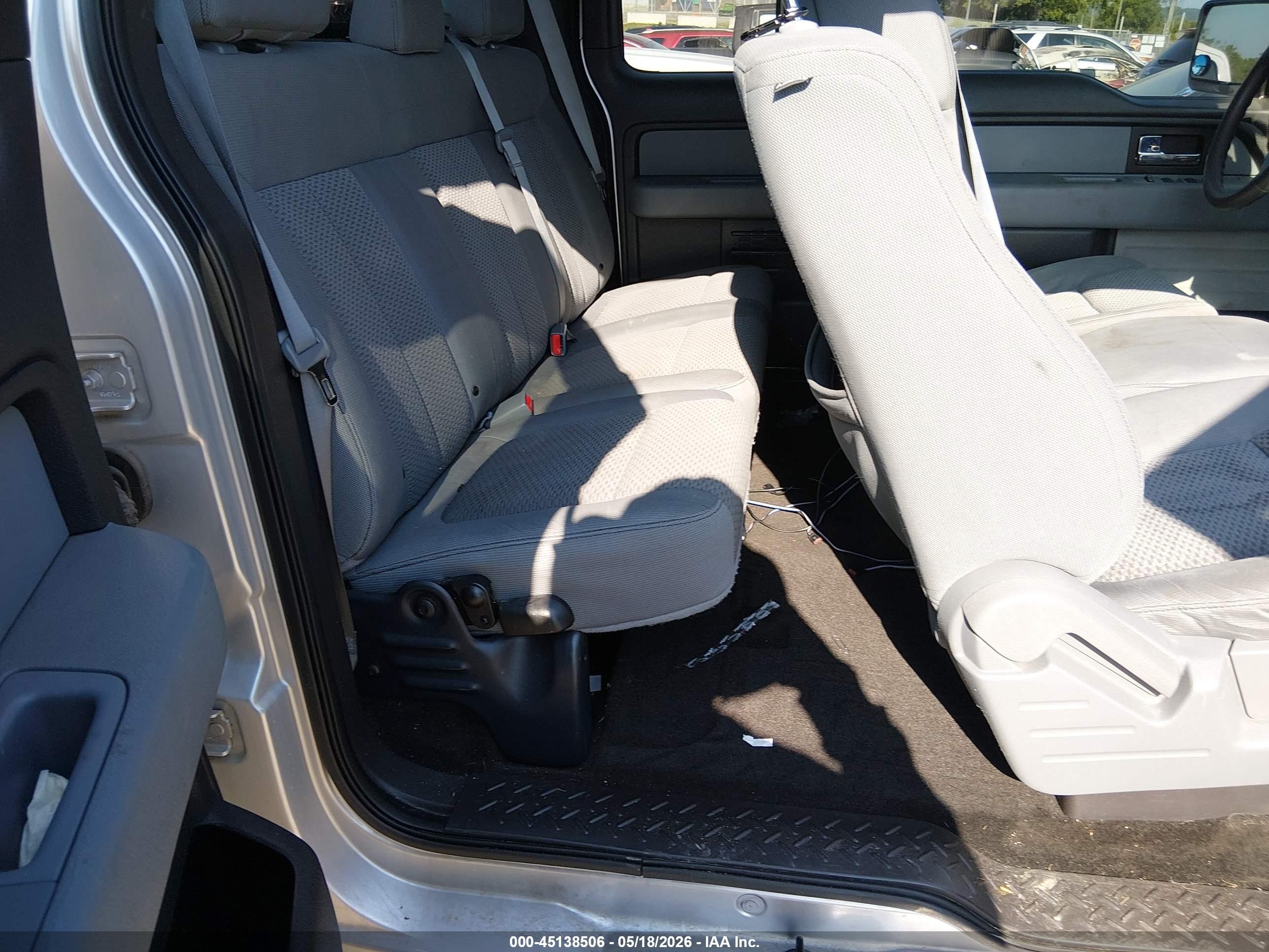 2014 Ford F-150 Xlt Серебряный vin: 1FTEX1EM2EFA47280