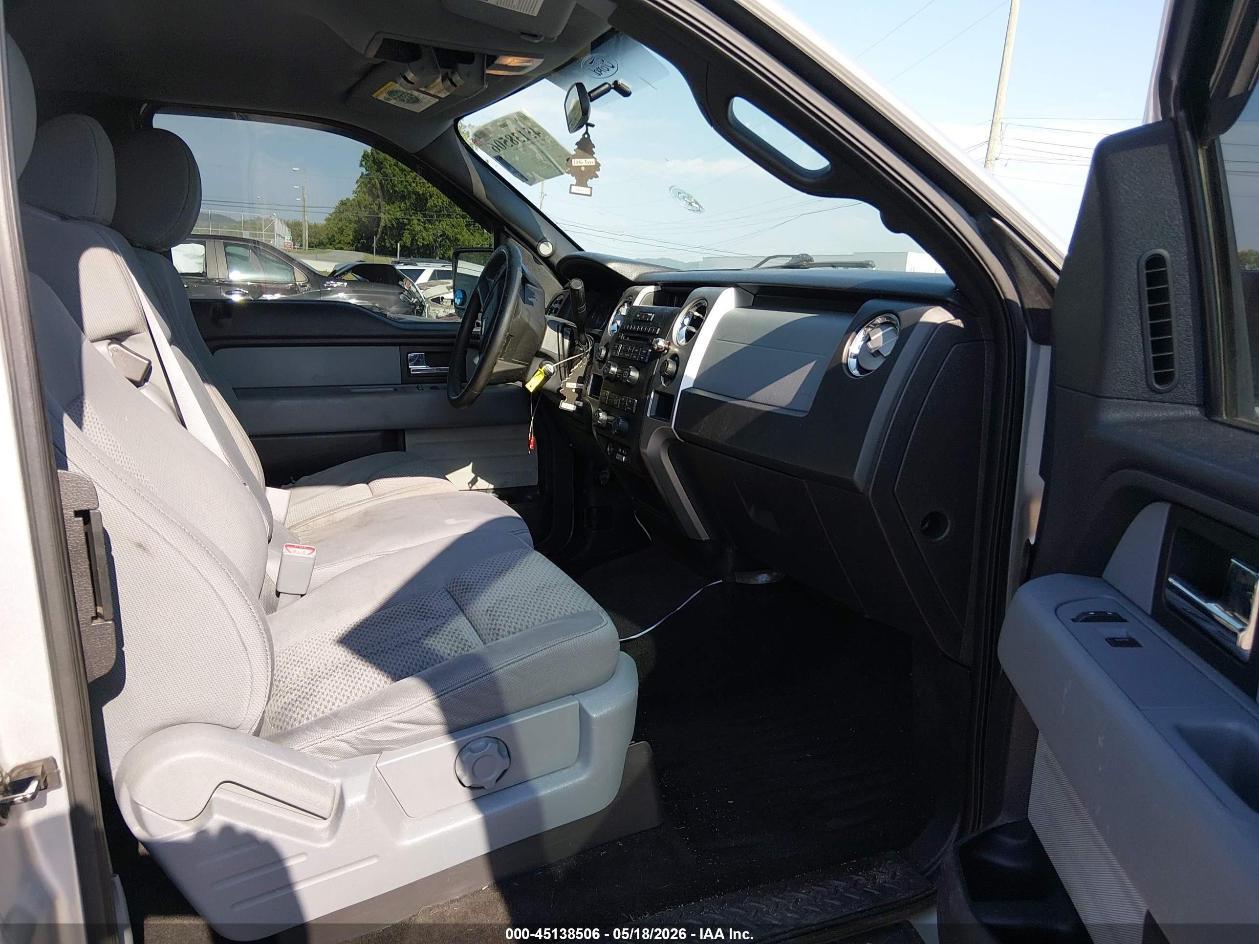 2014 Ford F-150 Xlt Серебряный vin: 1FTEX1EM2EFA47280