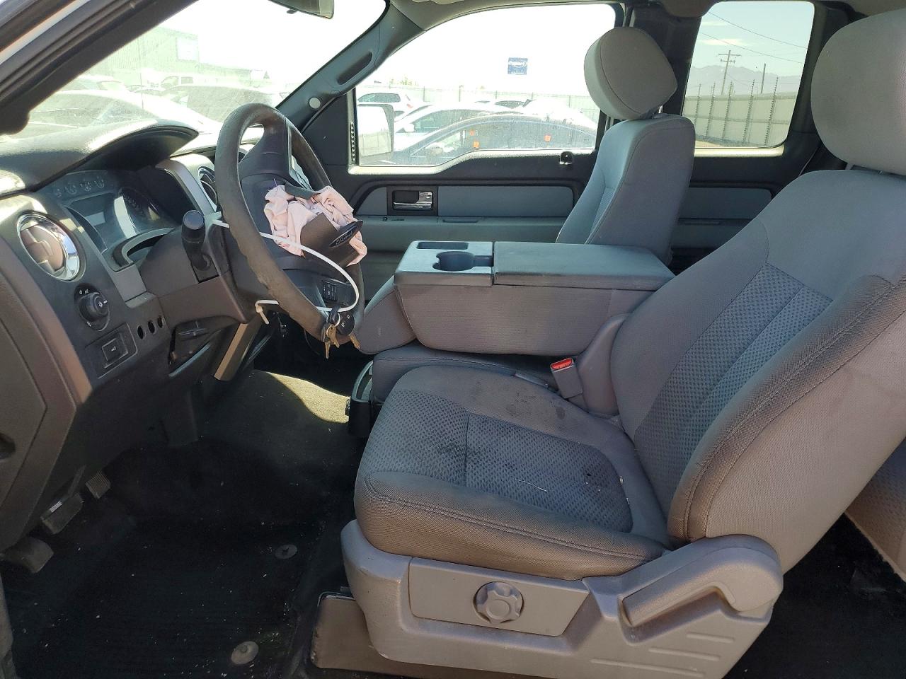 2014 Ford F150 Super Cab White vin: 1FTEX1EM2EFB33009