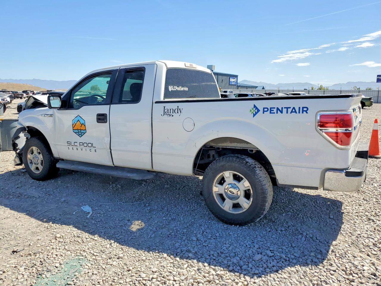 2014 Ford F150 Super Cab White vin: 1FTEX1EM2EFB33009