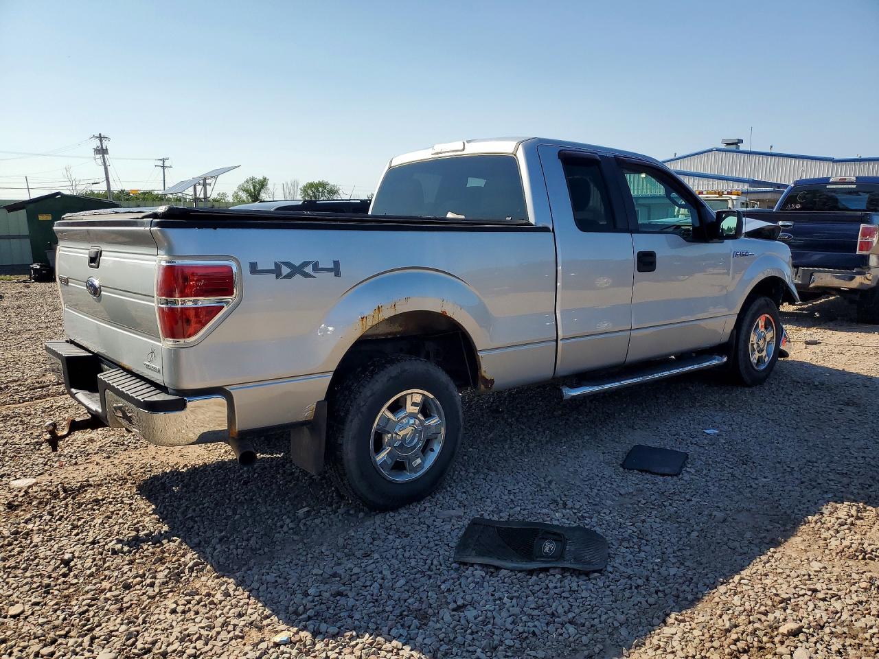 2013 Ford F150 Super Cab Silver vin: 1FTEX1EM3DFA25027