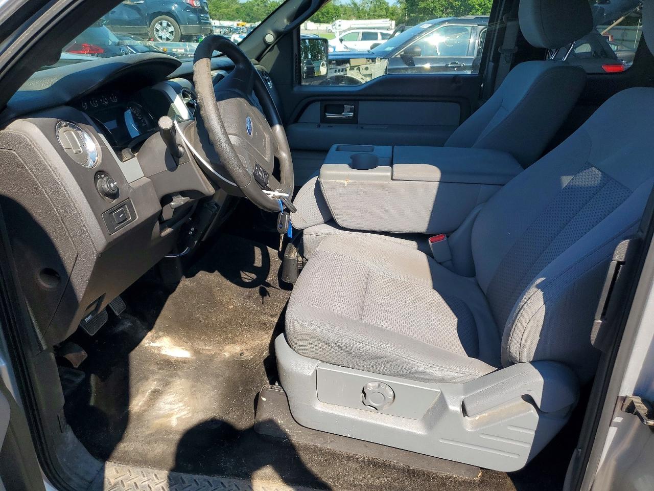 2013 Ford F150 Super Cab Silver vin: 1FTEX1EM3DFA25027