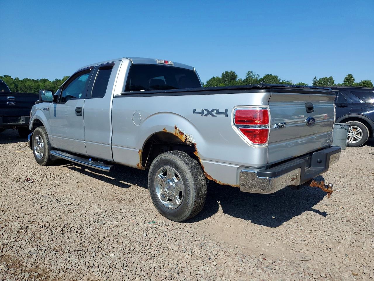 2013 Ford F150 Super Cab Silver vin: 1FTEX1EM3DFA25027