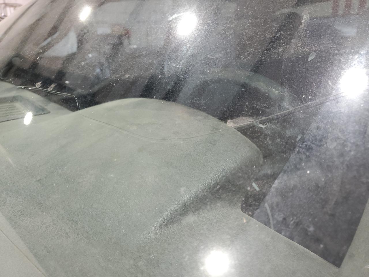 2014 Ford F150 Super Cab White vin: 1FTEX1EM4EKD18167 Damage: Windshield, Cracked, > 12 Inches