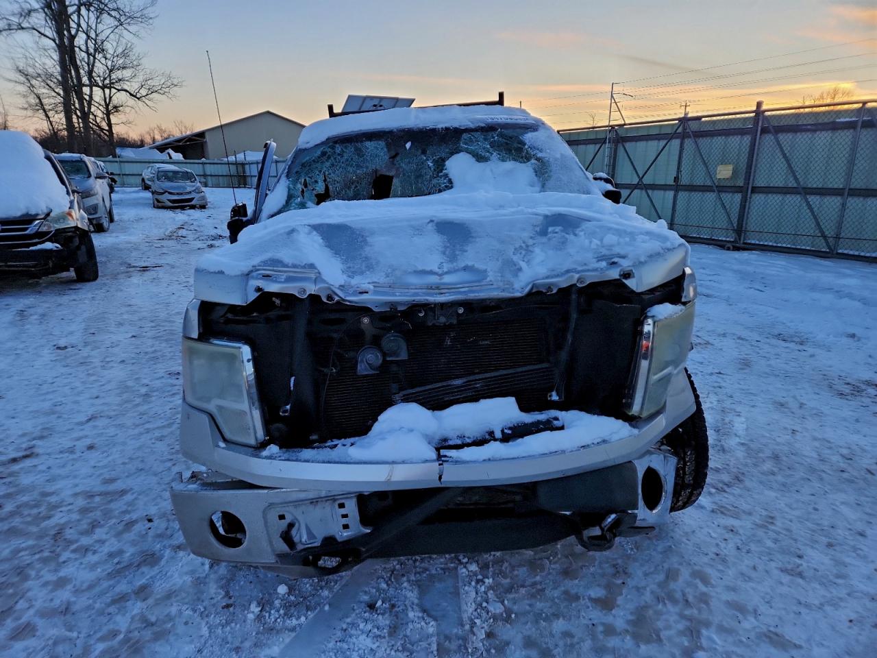 2011 Ford F150 Super Cab Silver vin: 1FTEX1EM5BFB79963