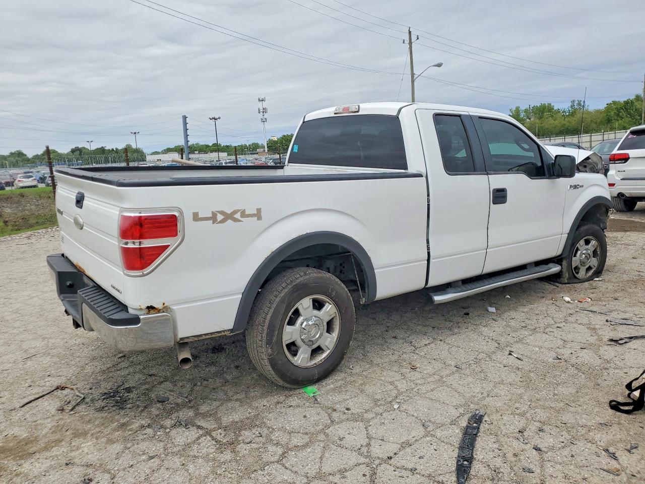 2011 Ford F150 Super Cab White vin: 1FTEX1EM6BFD37601