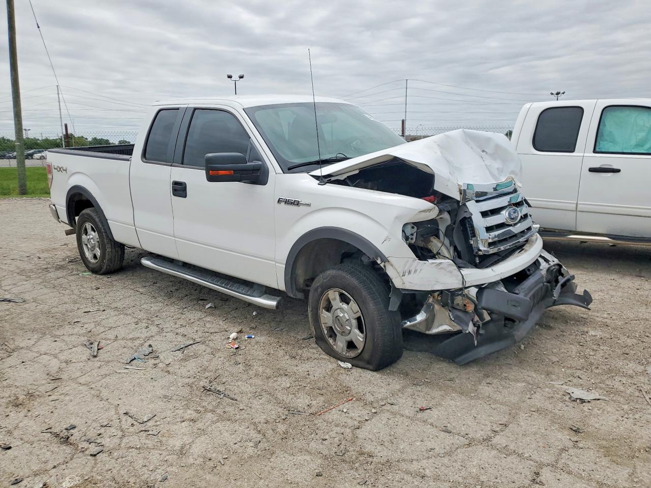 2011 Ford F150 Super Cab White vin: 1FTEX1EM6BFD37601
