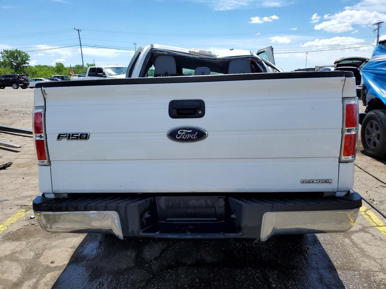 2014 Ford F150 Super Cab White vin: 1FTEX1EM6EFB11417