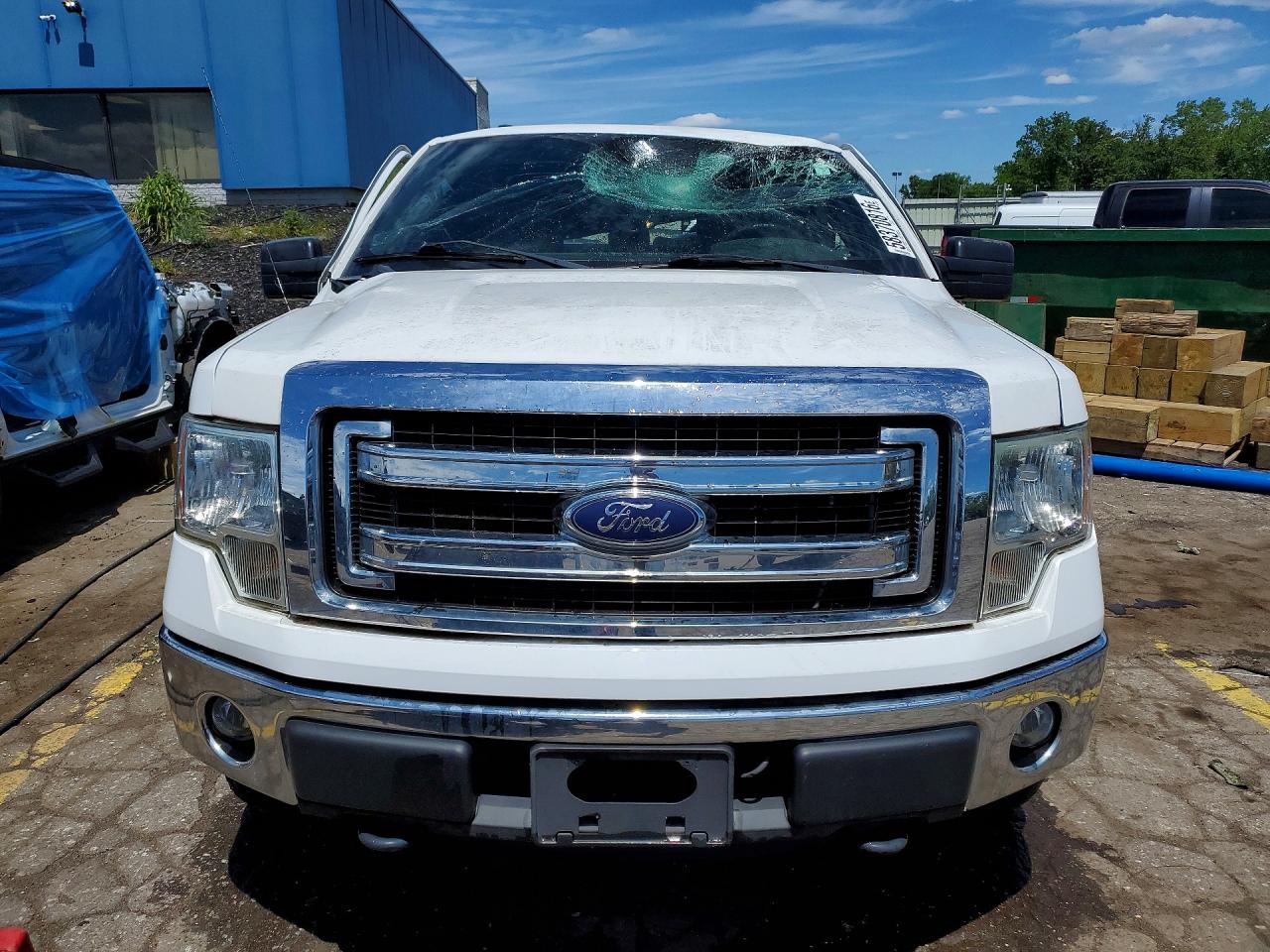 2014 Ford F150 Super Cab White vin: 1FTEX1EM6EFB11417
