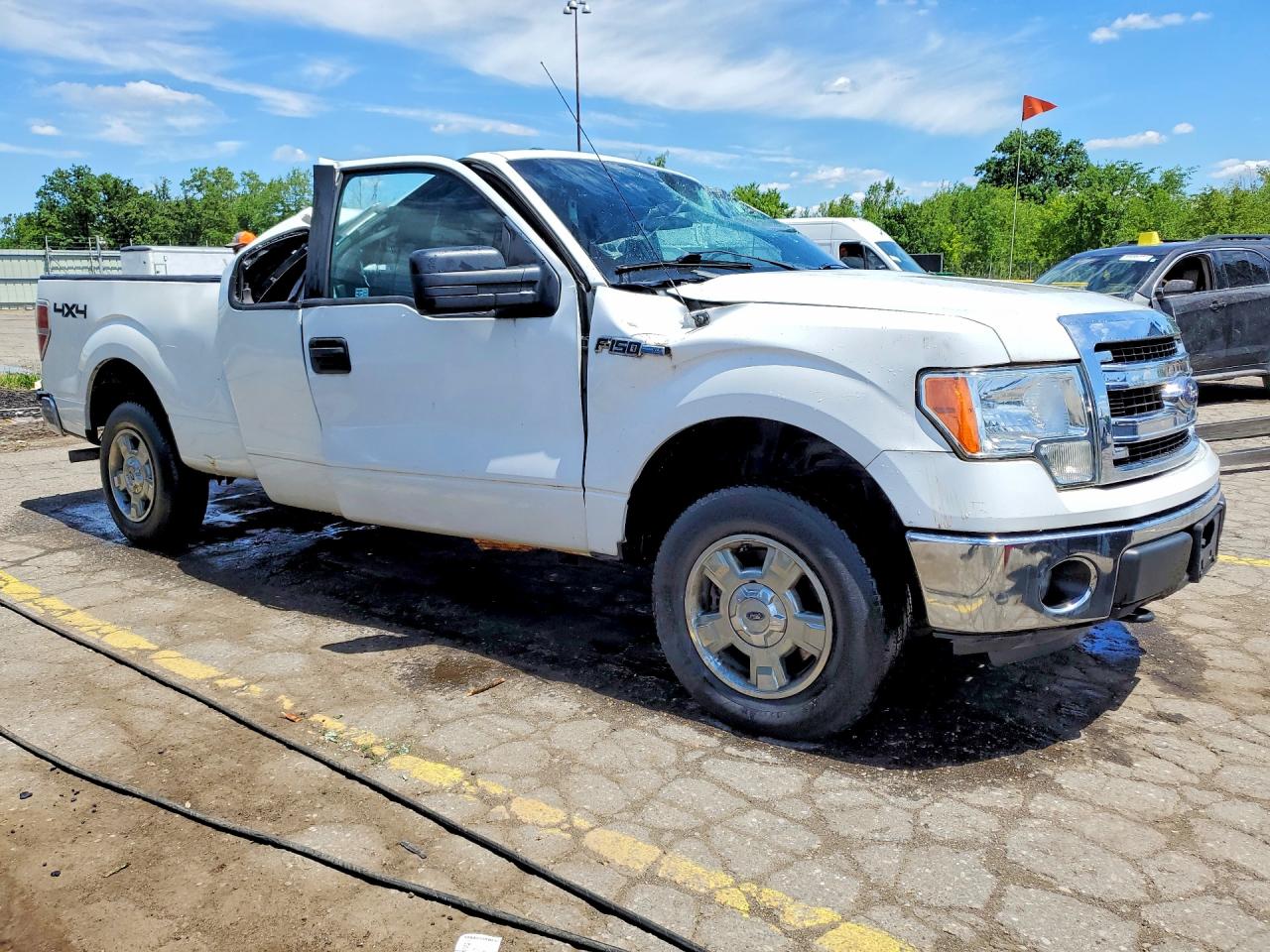 2014 Ford F150 Super Cab White vin: 1FTEX1EM6EFB11417