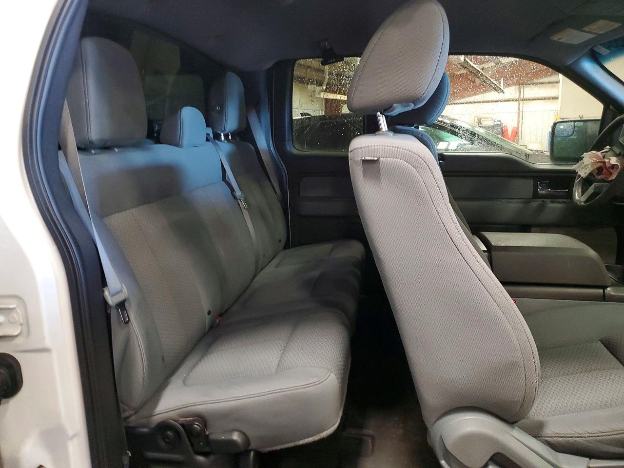 2014 Ford F150 Super Cab White vin: 1FTEX1EM7EFD12498
