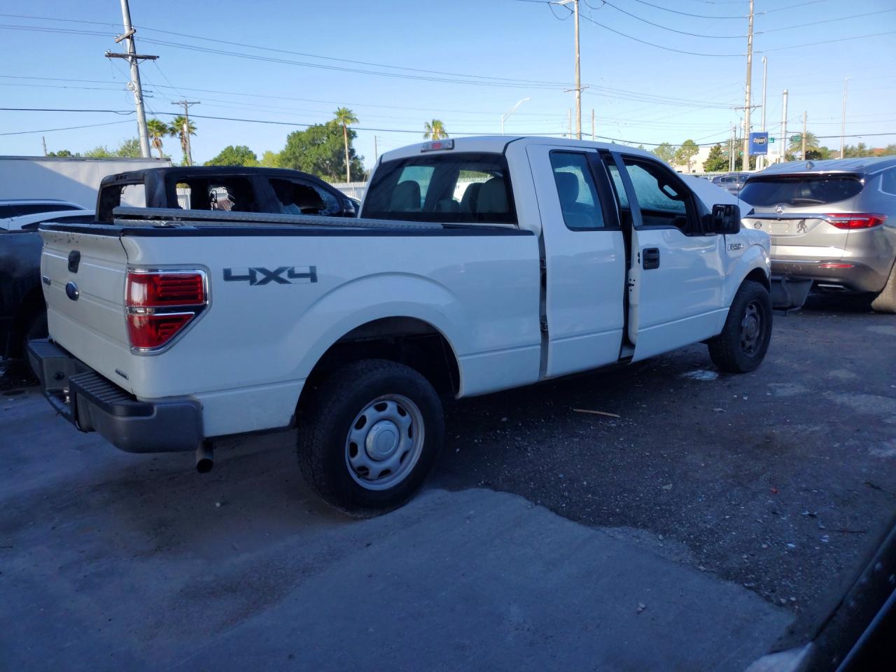 2013 Ford F150 Super Cab White vin: 1FTEX1EMXDFB69285