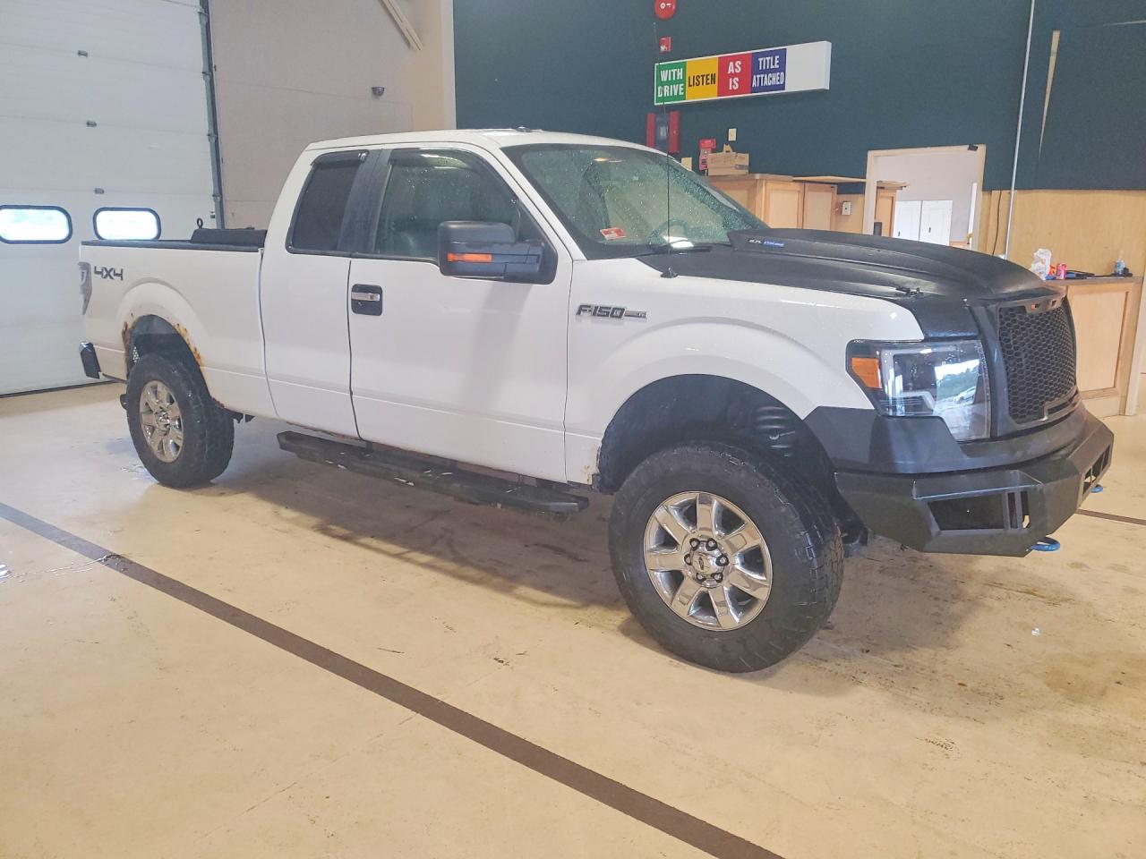 2013 Ford F150 Super Cab Белый vin: 1FTEX1EMXDFC83948