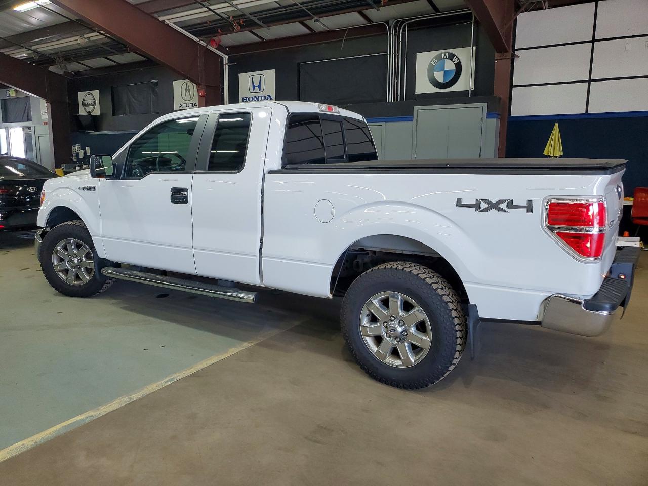 2014 Ford F150 Super Cab White vin: 1FTEX1EMXEFB91742