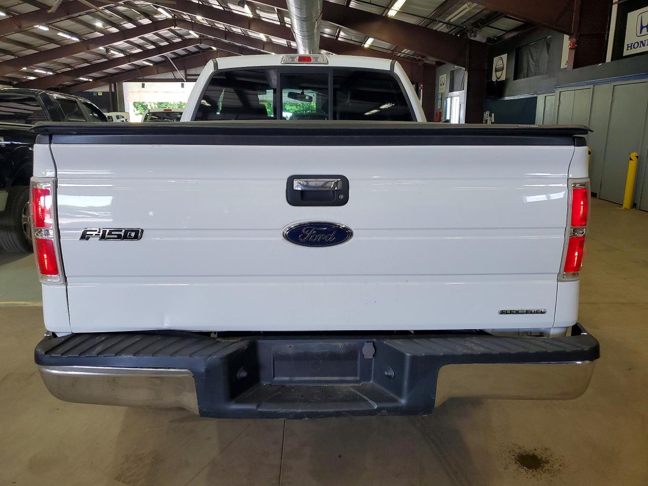 2014 Ford F150 Super Cab White vin: 1FTEX1EMXEFB91742