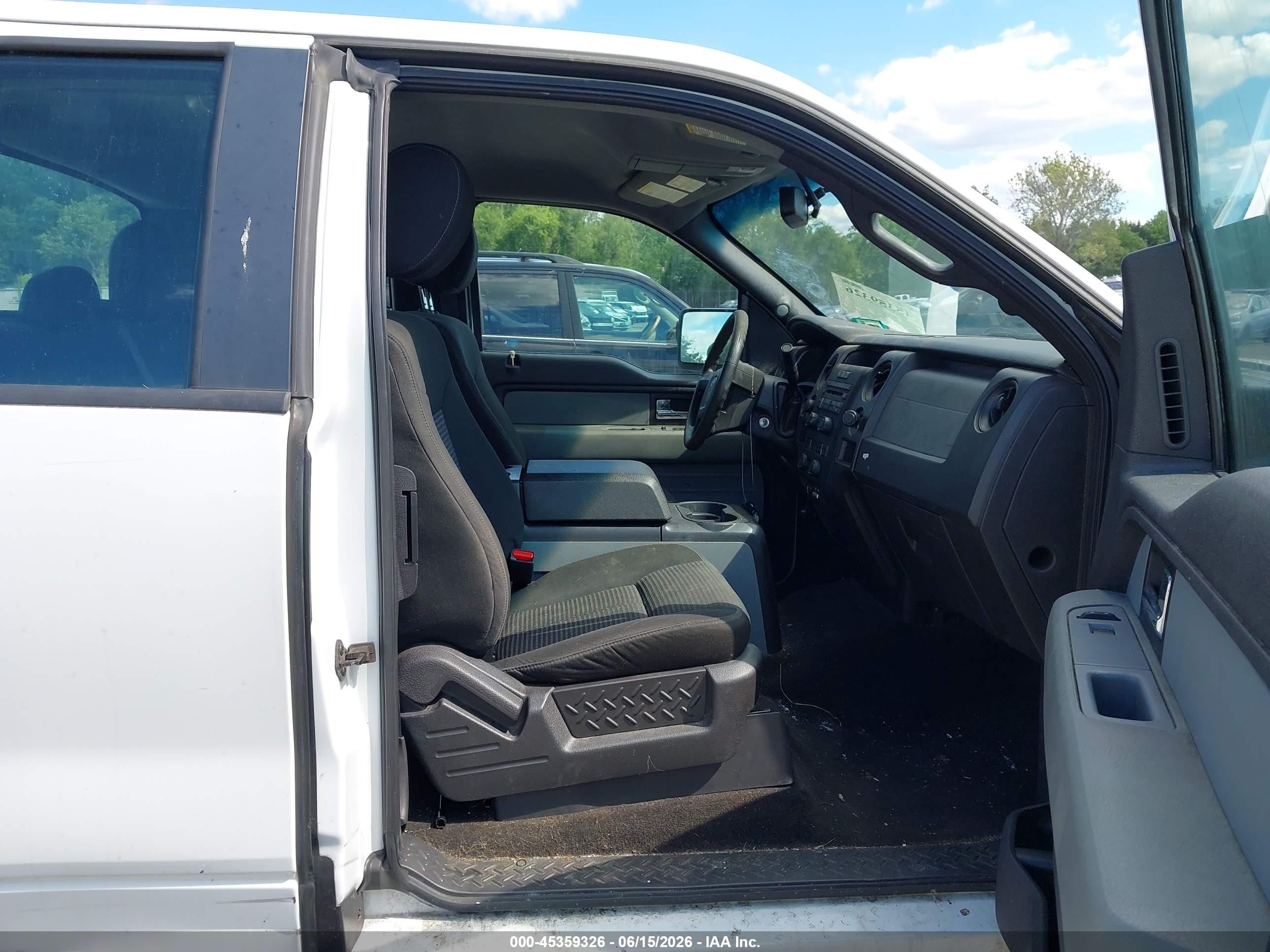 2014 Ford F-150 Stx White vin: 1FTEX1EMXEFC59537