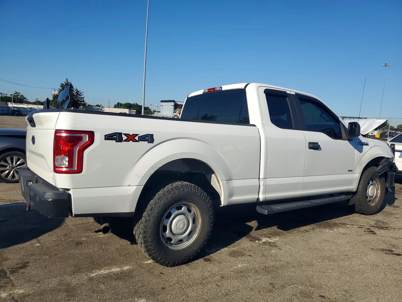 2015 Ford F150 Super Cab White vin: 1FTEX1EP0FFB01140