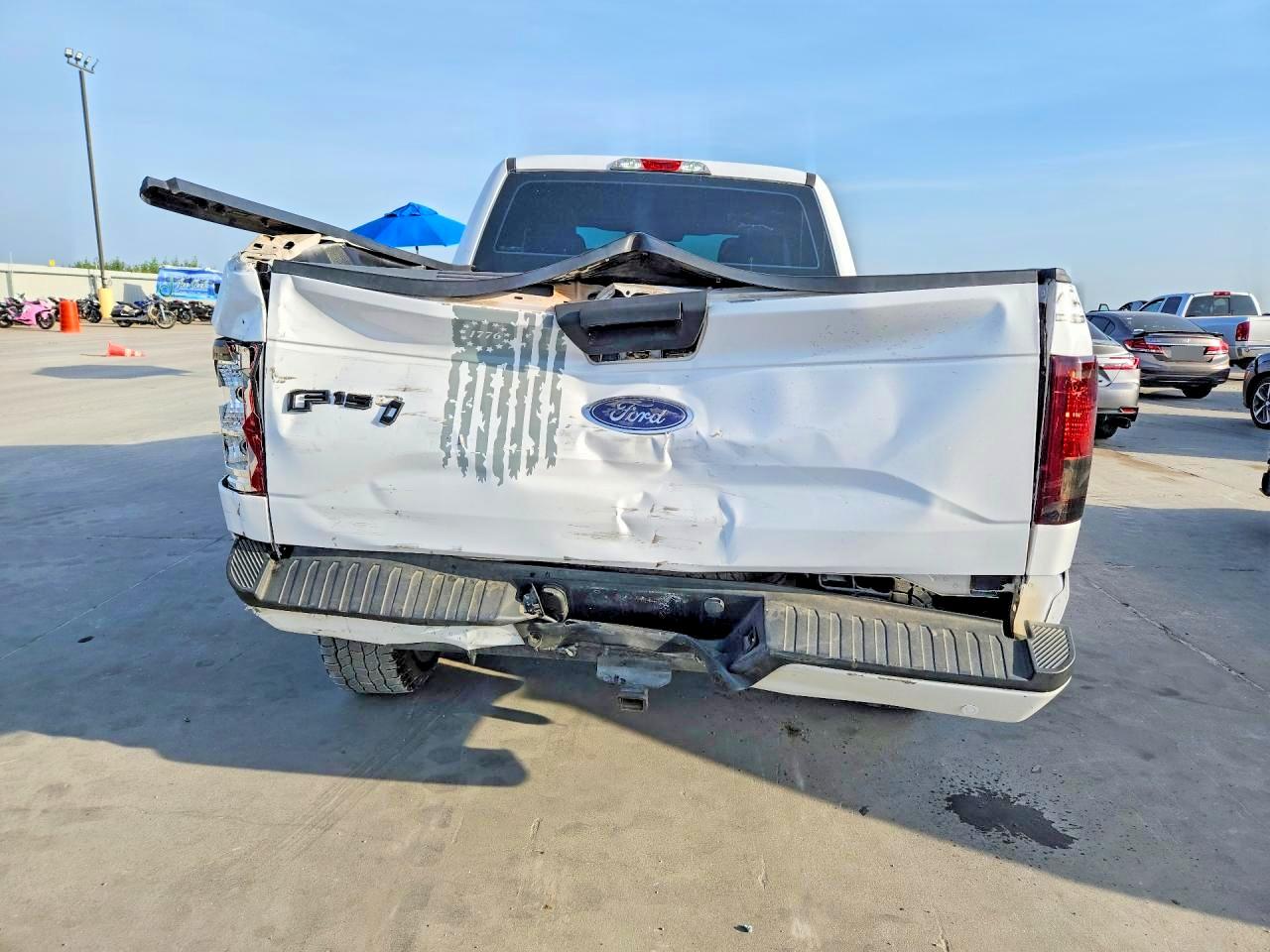 2015 Ford F150 Super Cab White vin: 1FTEX1EP0FKE40679