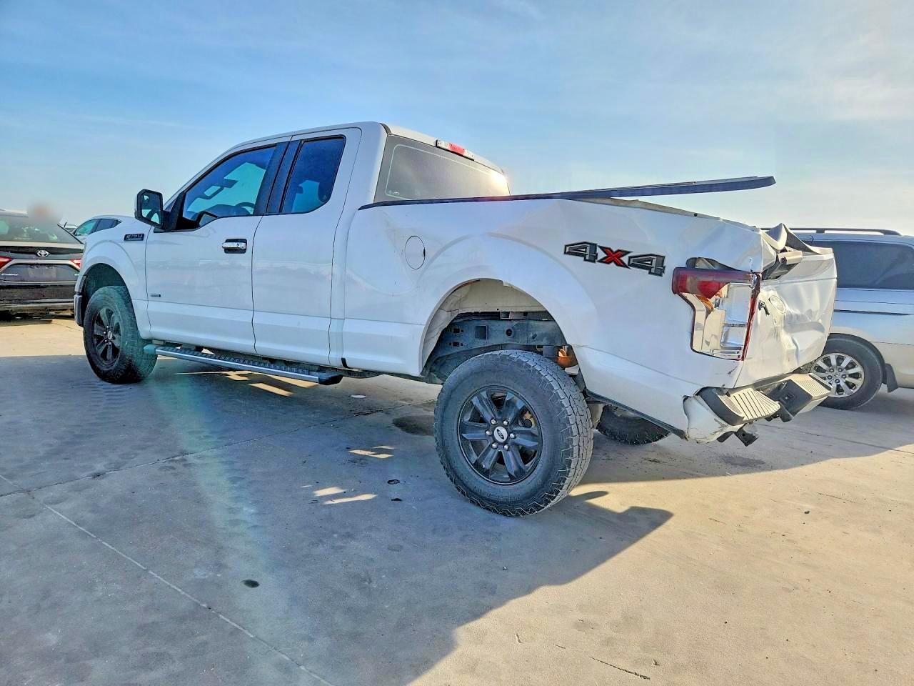 2015 Ford F150 Super Cab White vin: 1FTEX1EP0FKE40679