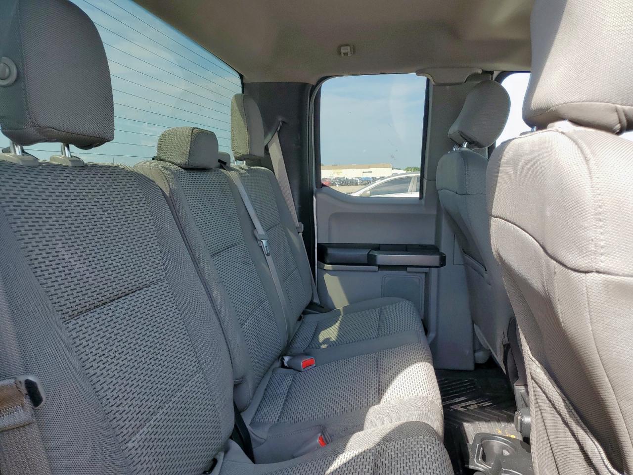 2015 Ford F150 Super Cab Silver vin: 1FTEX1EP2FFA76967