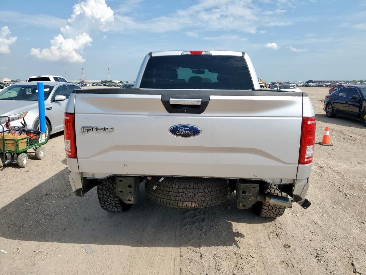 2015 Ford F150 Super Cab Silver vin: 1FTEX1EP2FFA76967