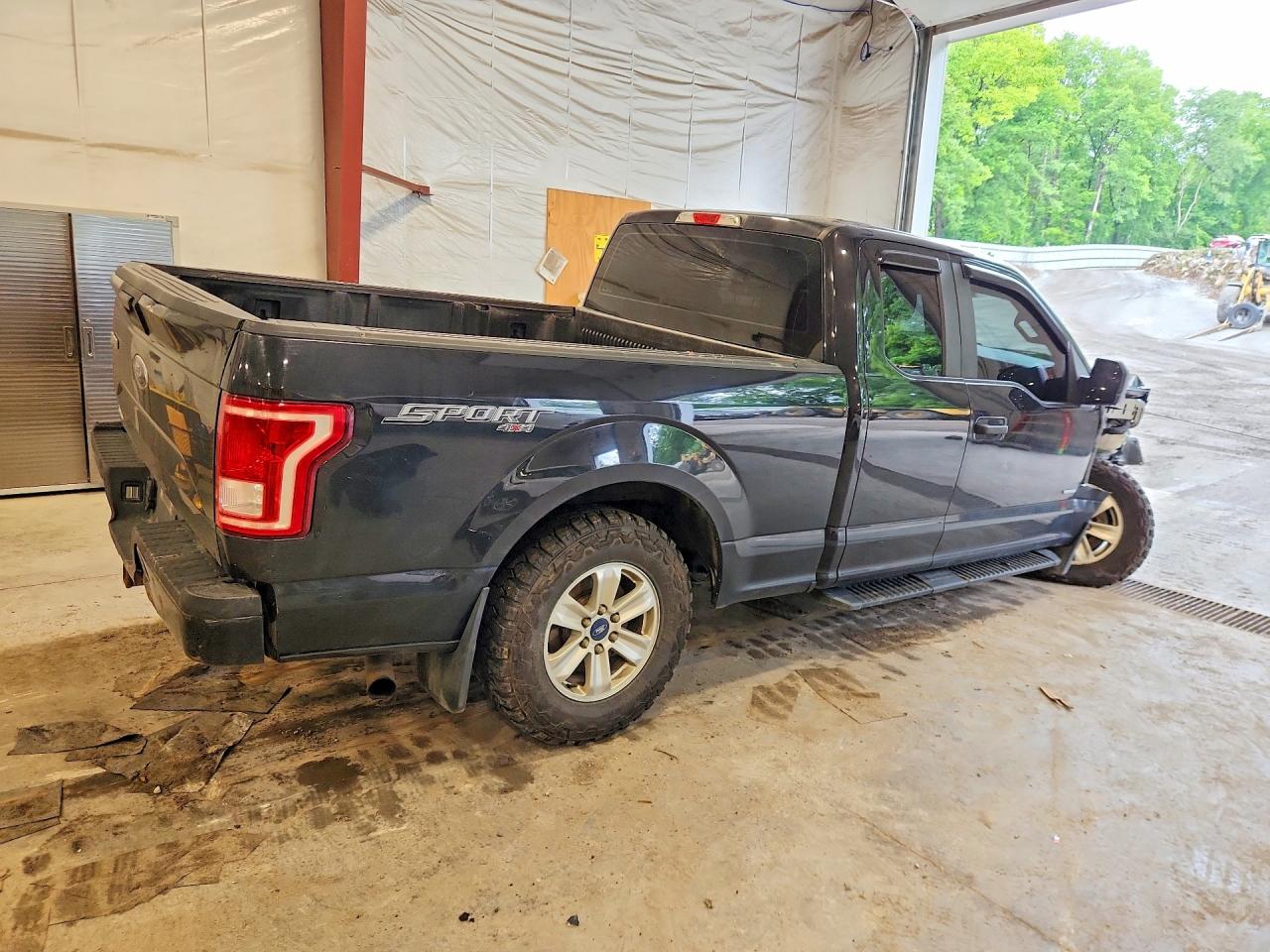 2015 Ford F150 Super Cab Black vin: 1FTEX1EP3FFB75653