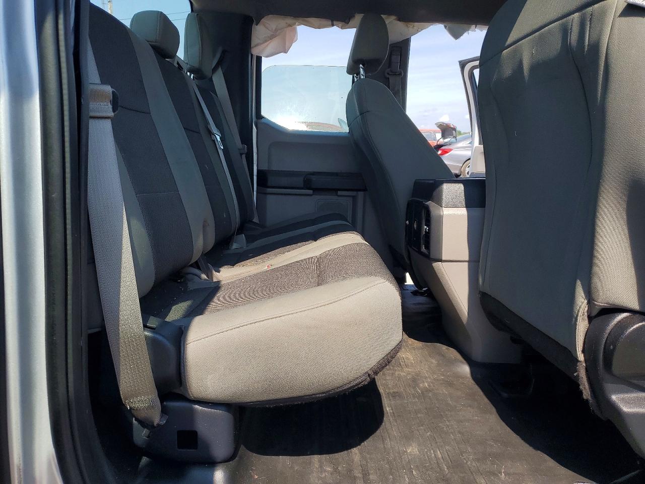 2015 Ford F150 Super Cab Silver vin: 1FTEX1EP4FKF00284