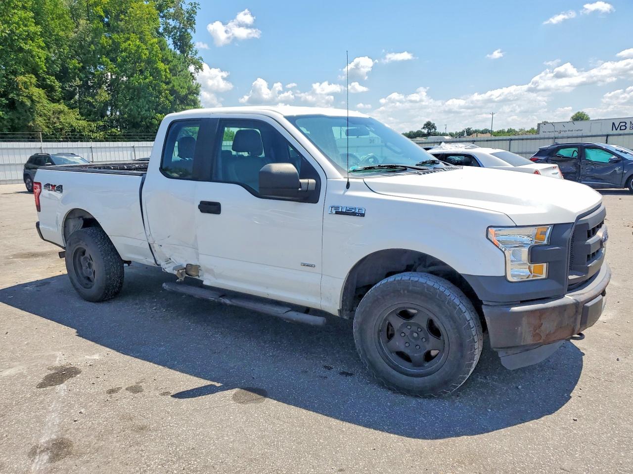 2015 Ford F150 Super Cab White vin: 1FTEX1EP6FFC43945