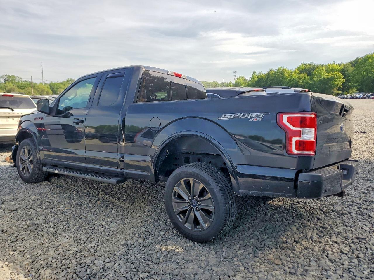 2018 Ford F150 Super Cab Black vin: 1FTEX1EP7JFC58558