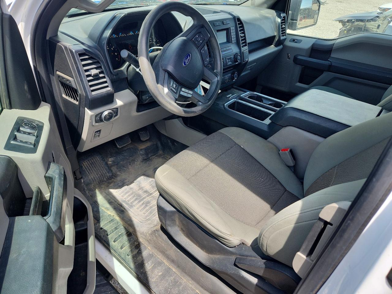 2015 Ford F150 Super Cab White vin: 1FTEX1EP8FKE21796